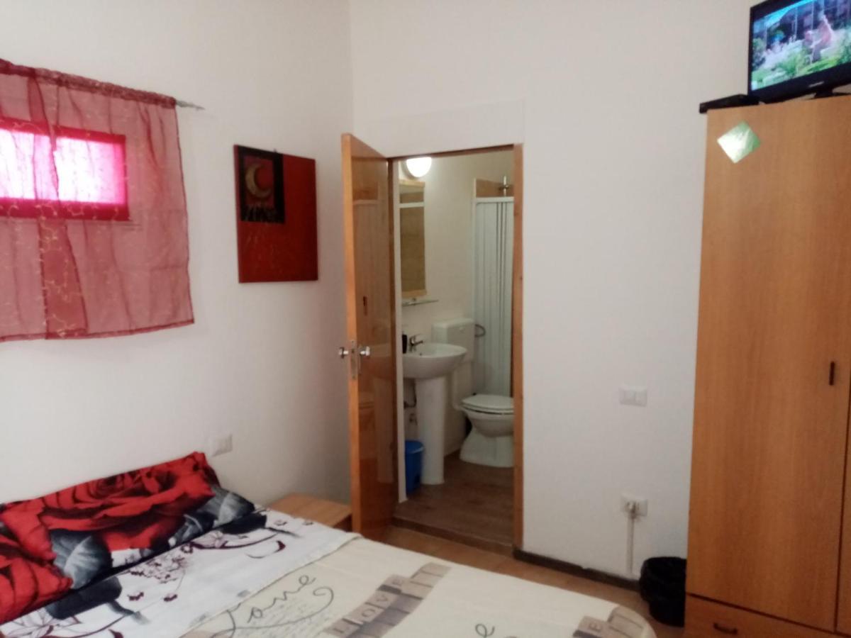 Guest House Parabita Kültér fotó